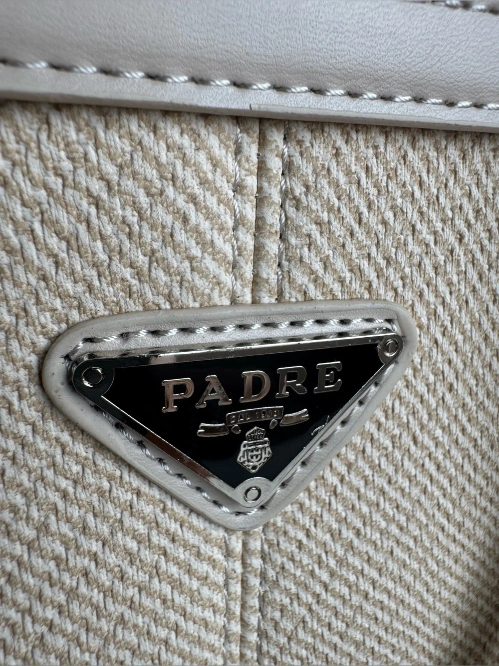 None padre beige